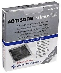 MEDICAZIONE IN CARBONE ATTIVO CON ARGENTO ACTISORB SILVER 10,5X10,5 CM 3 PEZZI - Farmapre